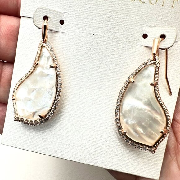 Kendra Scott Tinley Earrings Rose Gold Tone Pearl Pierced - Picture 3 of 3